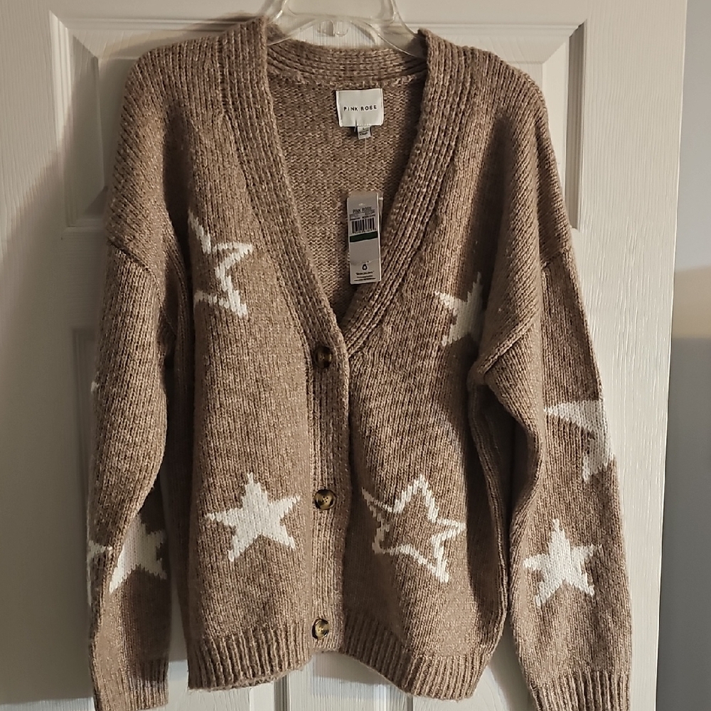 NWT Tan Star Patterned SweaterI